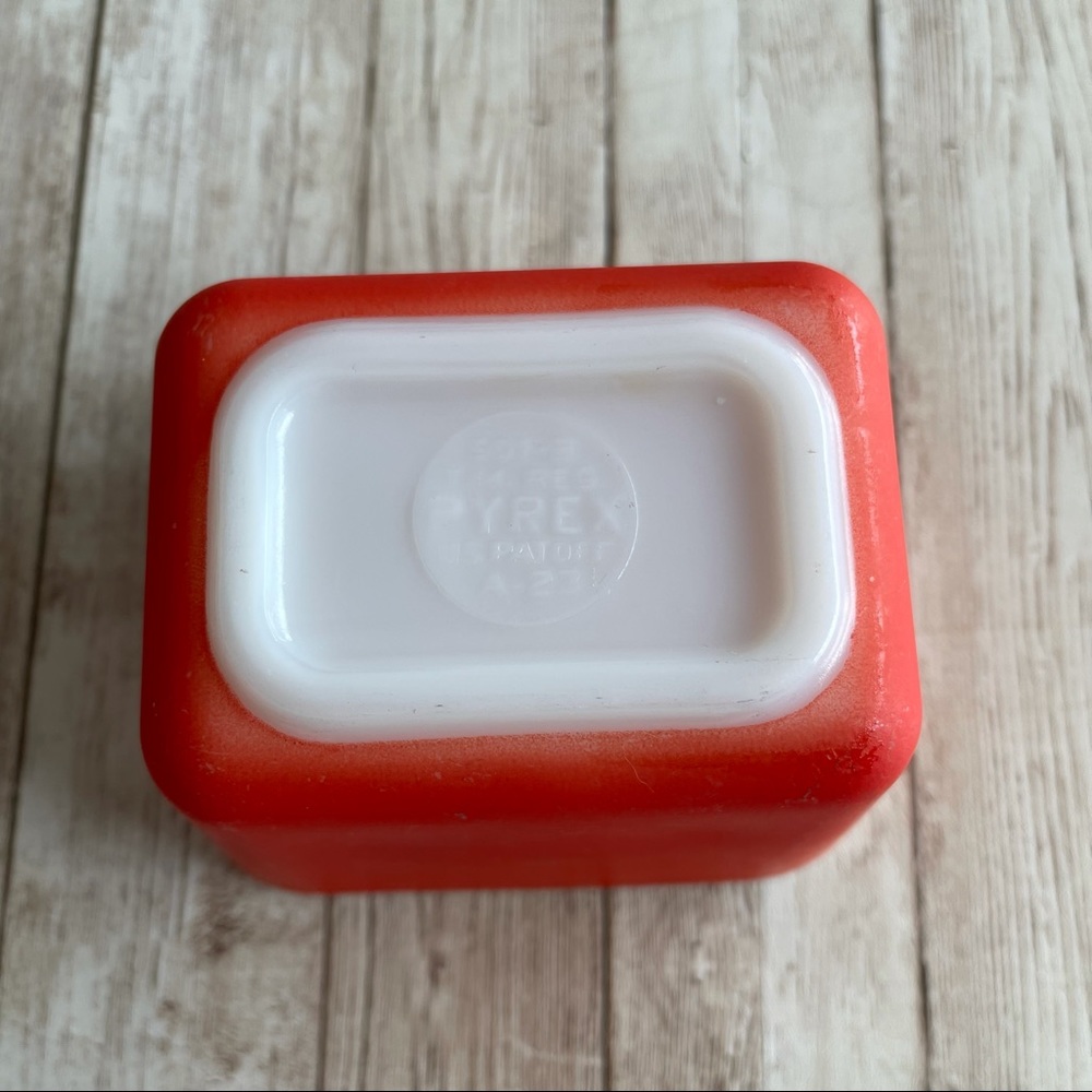 VINTAGE PYREX RED REFRIGERATOR CONTAINER W/ LID - Picture 13 of 14